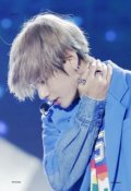 Обложка книги "Реакция Bts когда он изменил Т/и"