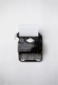 Обложка книги "Пишу"